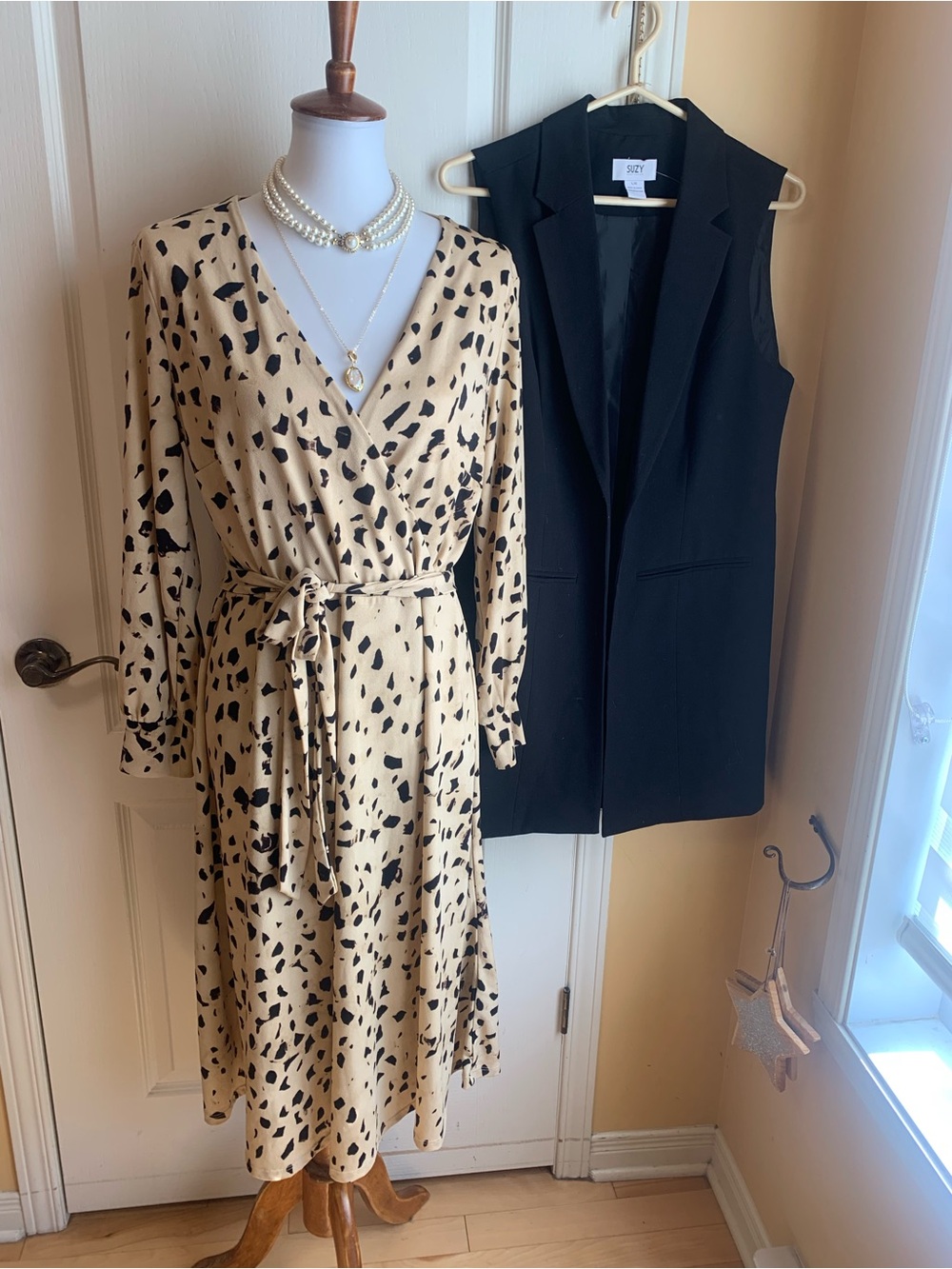 Sale 20$ H&M Beige Midi Wrap Dress animal print